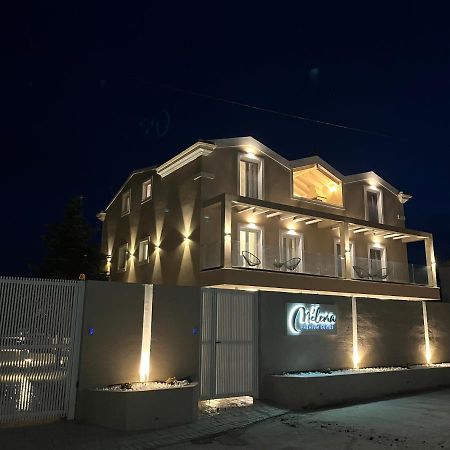 Melena Premium Suites Roda  Luaran gambar