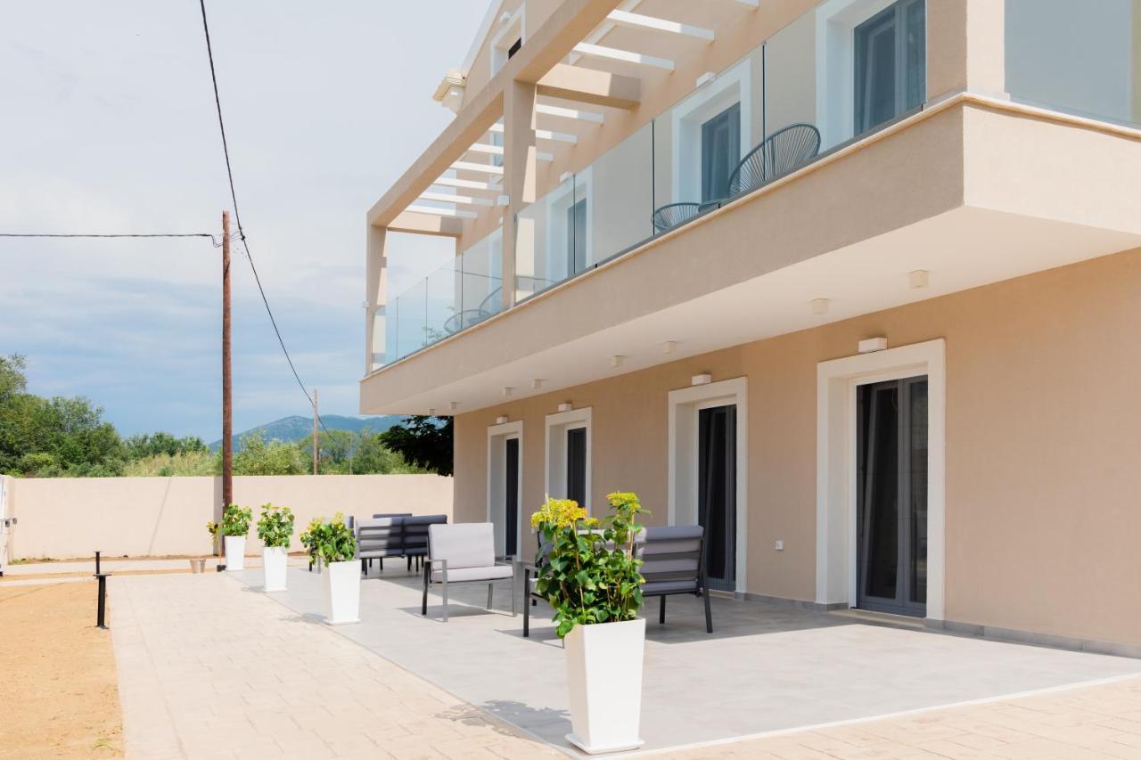 Melena Premium Suites Roda  Luaran gambar