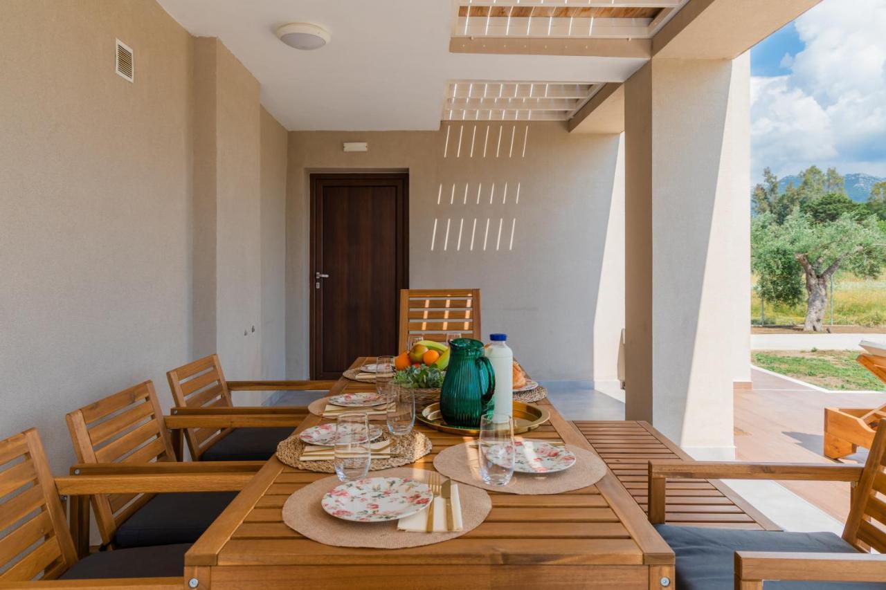 Melena Premium Suites Roda  Luaran gambar