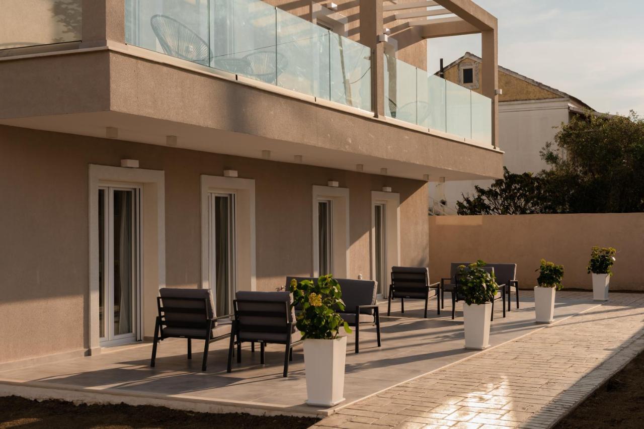 Melena Premium Suites Roda  Luaran gambar